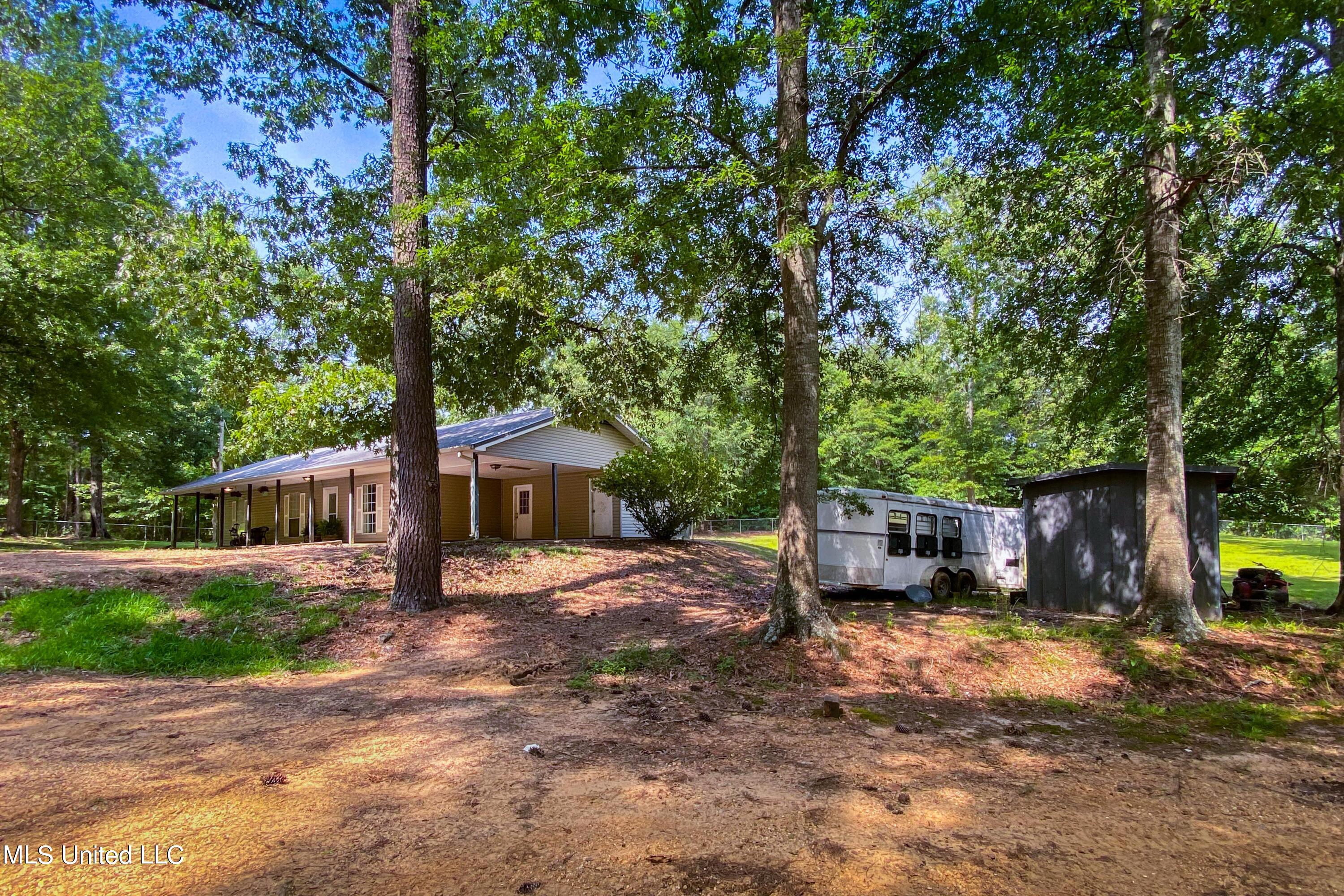 113 Lancaster Road Braxton, MS 39044 - Photo 1 of 43 113 Lancaster-1