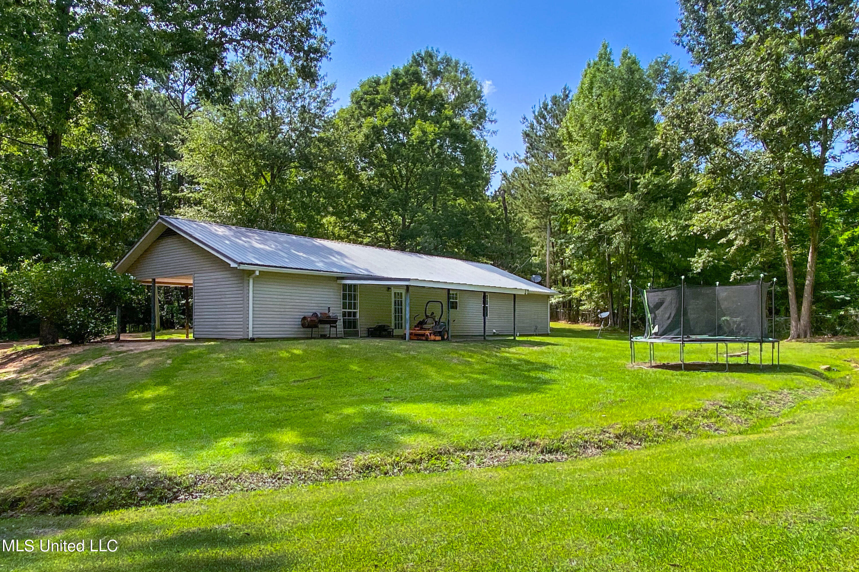 113 Lancaster Road Braxton, MS 39044 - Photo 34 of 43 113 Lancaster-34