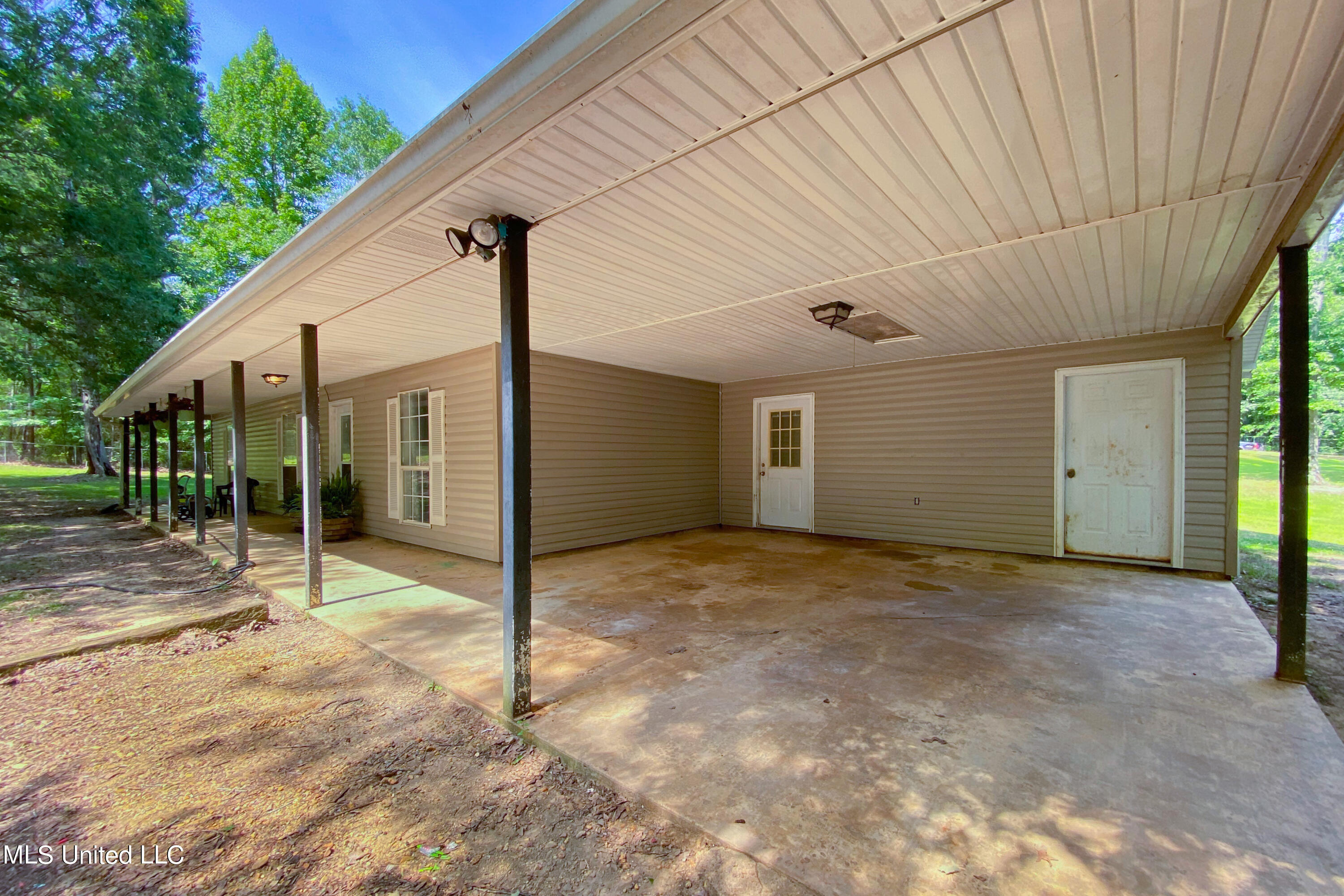 113 Lancaster Road Braxton, MS 39044 - Photo 4 of 43 113 Lancaster-4