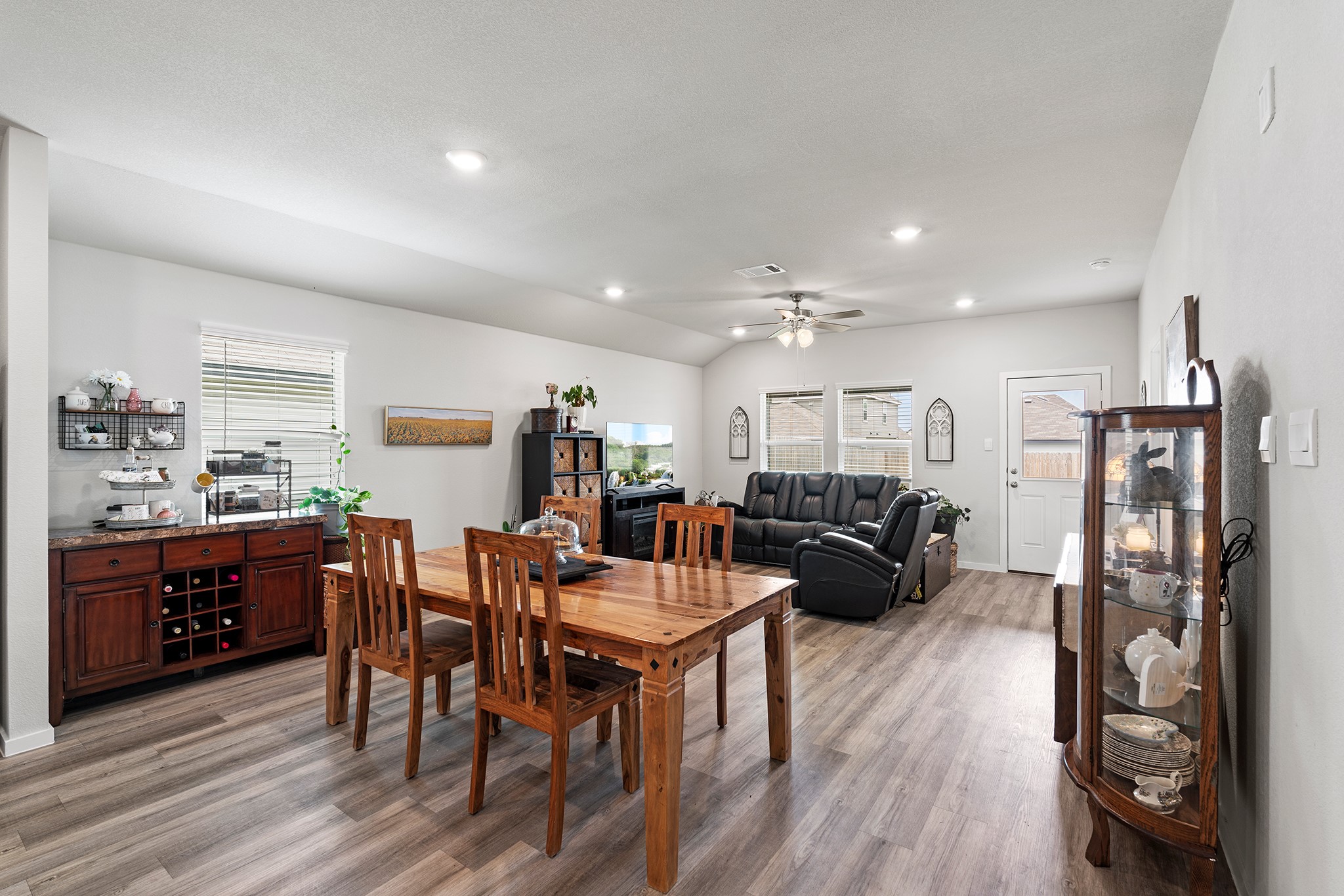 405 Perry Place Rockdale, TX 76567 - Photo 6 of 19 Staged