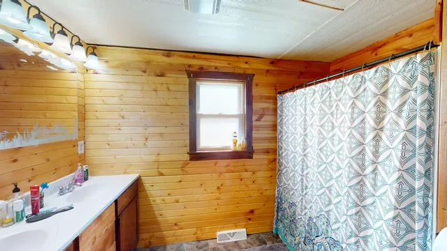 $160,000 | 206 South Silver Street, La Farge, WI 54639