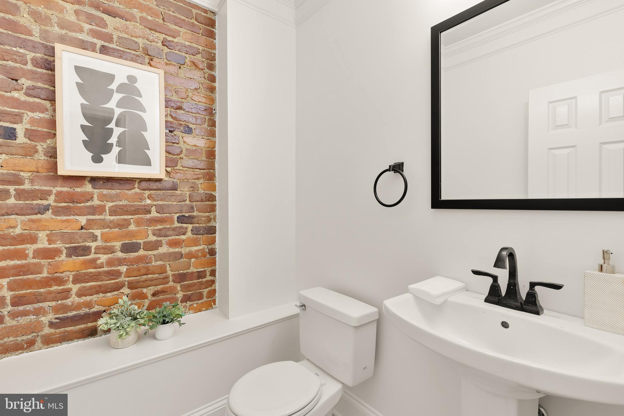 610 R Street Northwest Washington, DC 20001 - Photo 11 of 44