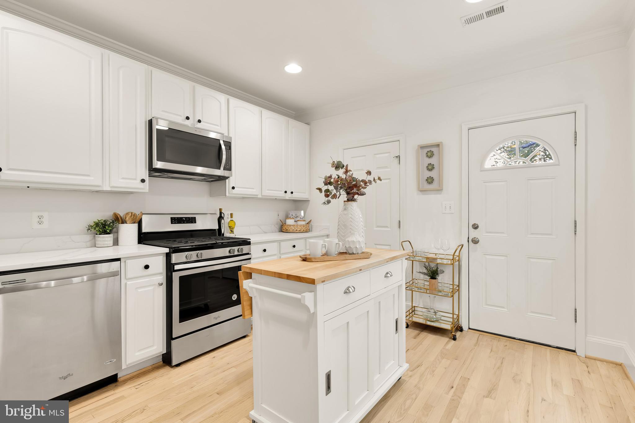 610 R Street Northwest Washington, DC 20001 - Photo 12 of 44