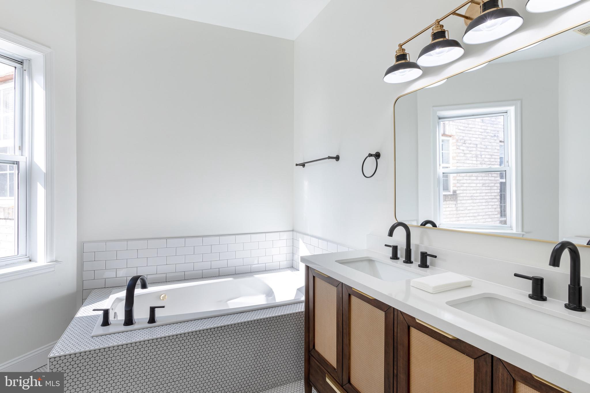 610 R Street Northwest Washington, DC 20001 - Photo 20 of 44