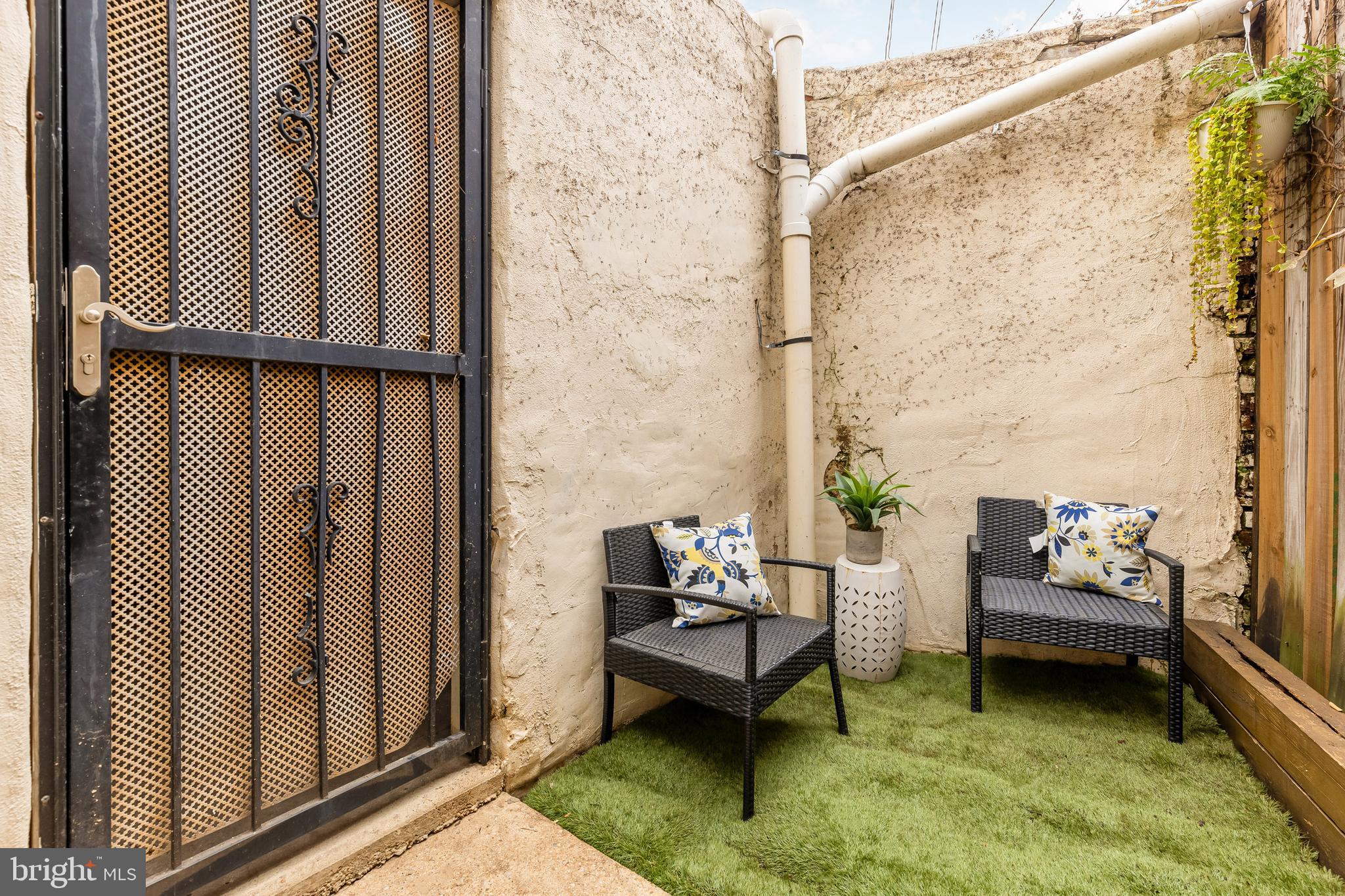 610 R Street Northwest Washington, DC 20001 - Photo 41 of 44