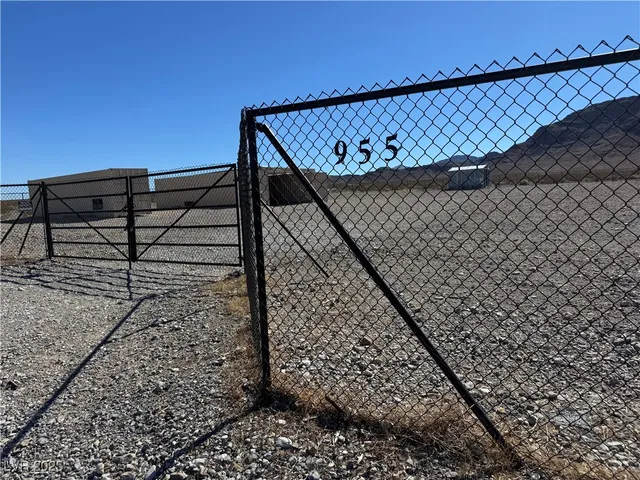 $140,000 | 955 Elon Lane, Indian Springs, NV 89018