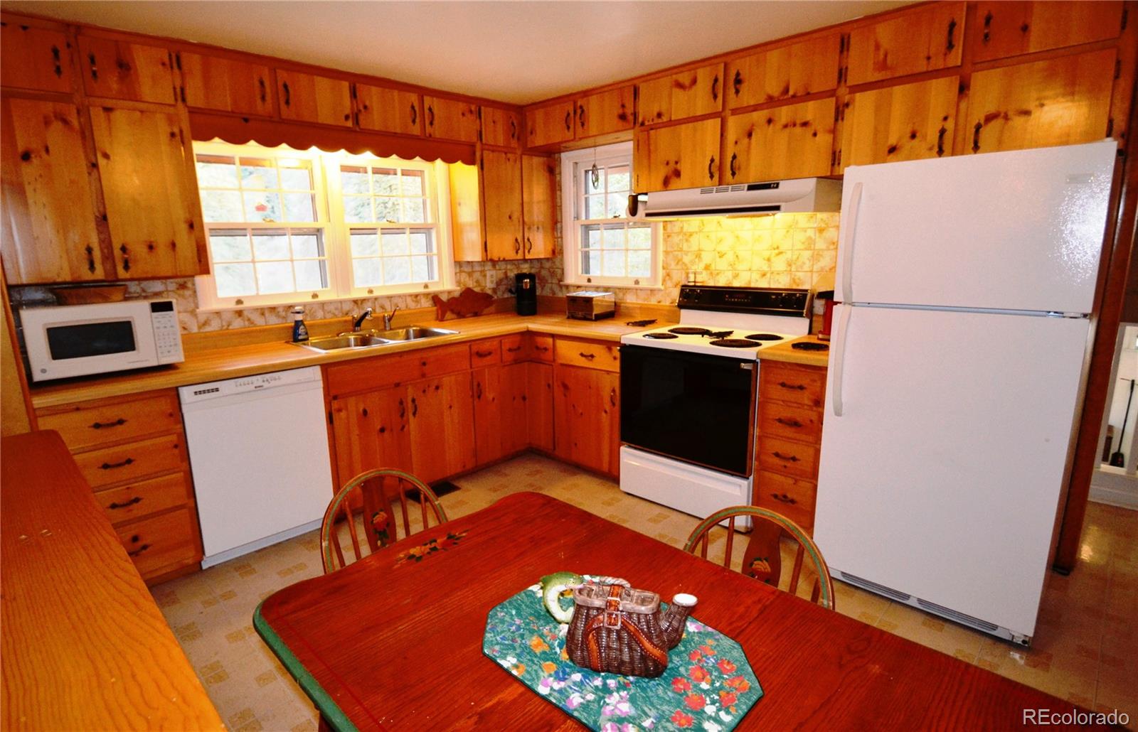 37 Whiteford Road Shawnee, CO 80475 - Photo 8 of 29 Gallery Image 8