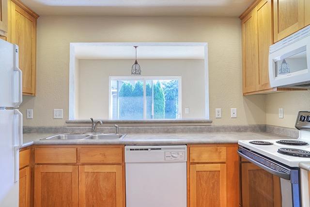 355 Live Oak Loop Central Point, OR 97502 - Photo 9 of 20 Additional Photo