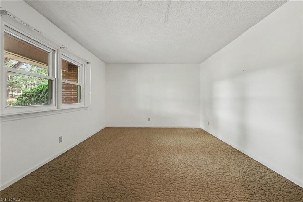 378 Jones Road Asheboro, NC 27205 - Photo 6 of 28