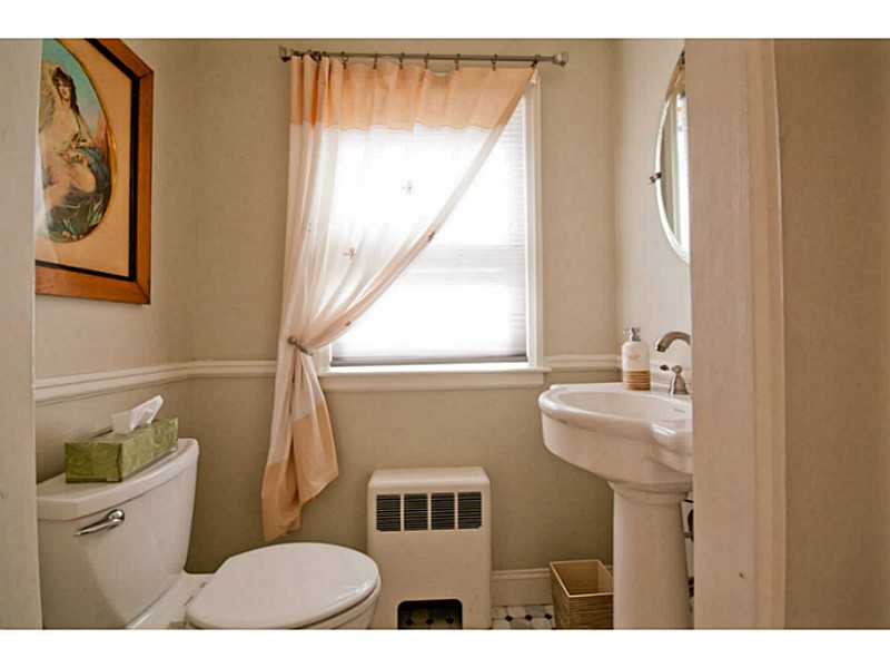 46 Bryant Road Cranston, RI 02910 - Photo 10 of 25 Bathroom.