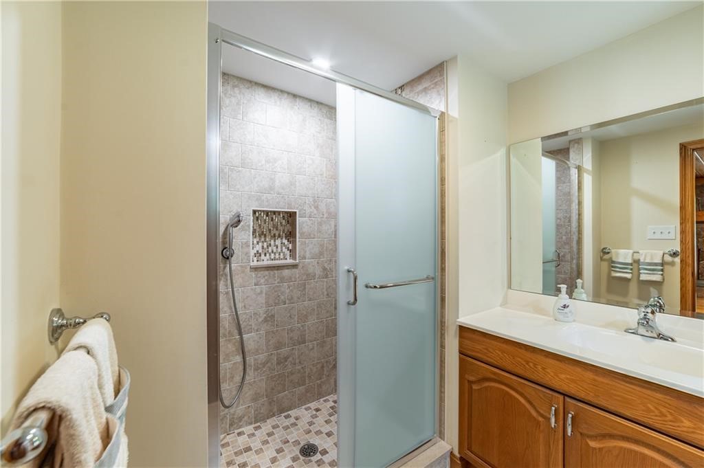 135 Eagleville Road Tiverton, RI 02878 - Photo 15 of 47