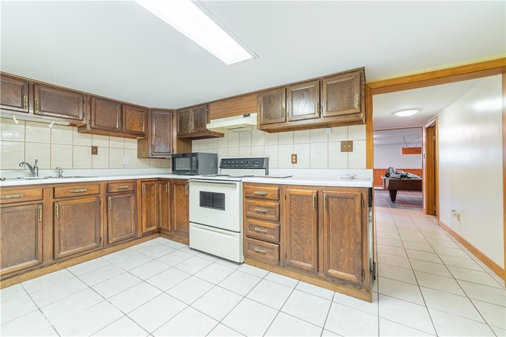 135 Eagleville Road Tiverton, RI 02878 - Photo 29 of 47