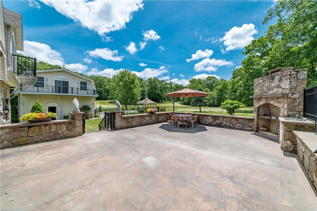 135 Eagleville Road Tiverton, RI 02878 - Photo 30 of 47