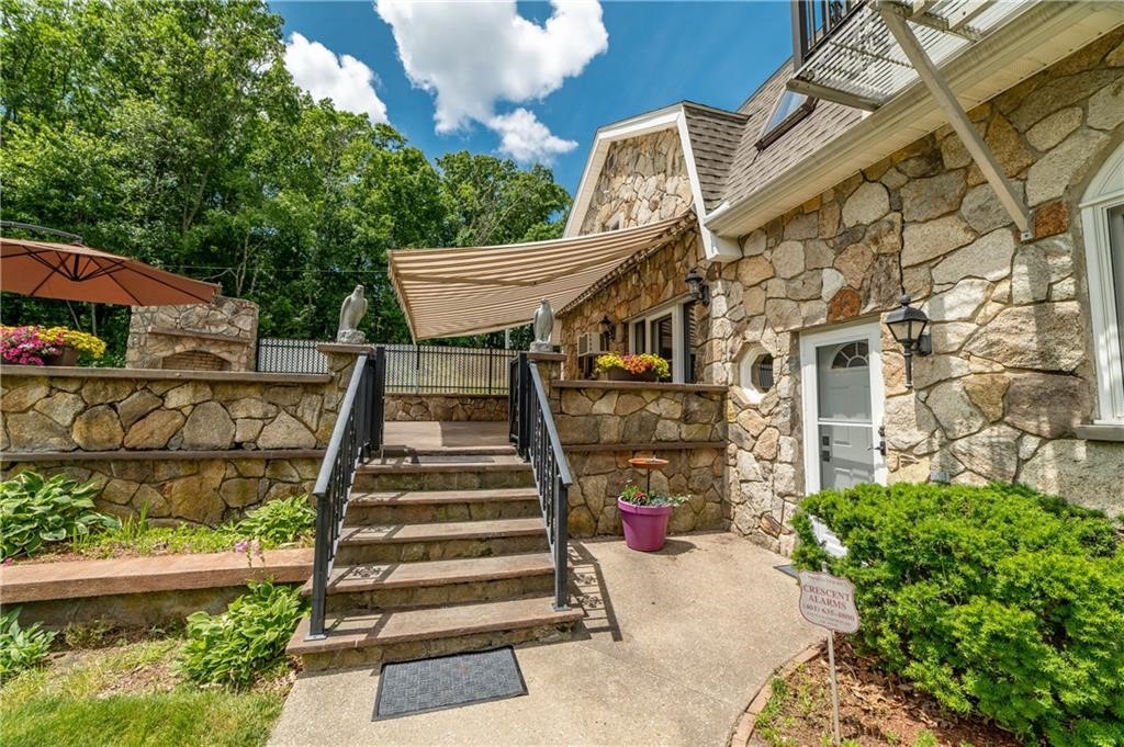 135 Eagleville Road Tiverton, RI 02878 - Photo 5 of 47