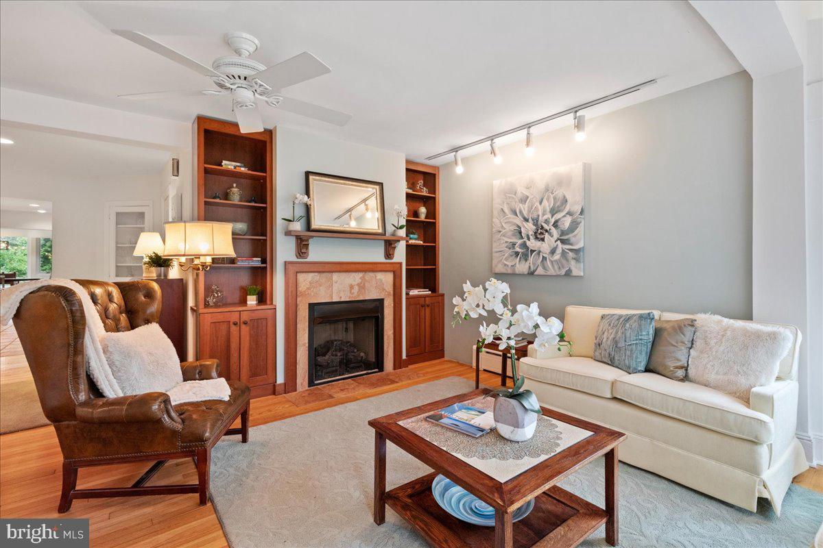 31 Poe Road Princeton, NJ 08540 - Photo 4 of 40 Living Room