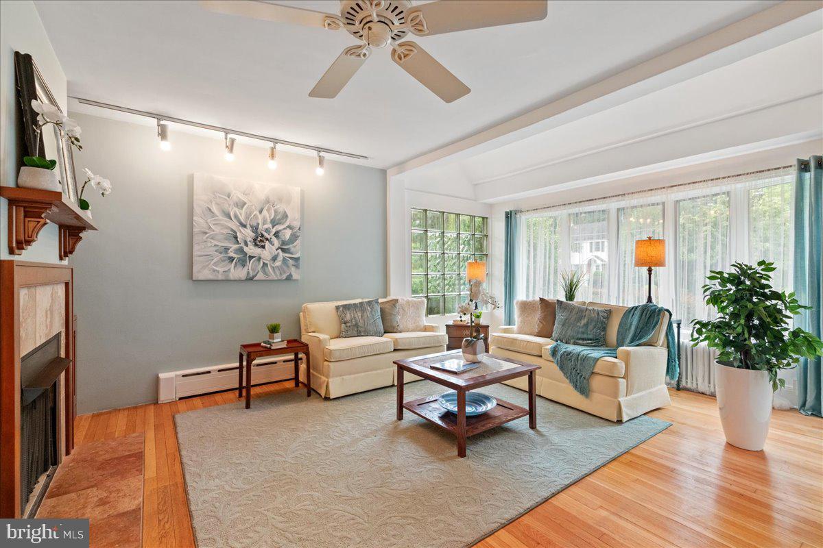 31 Poe Road Princeton, NJ 08540 - Photo 5 of 40 Living Room