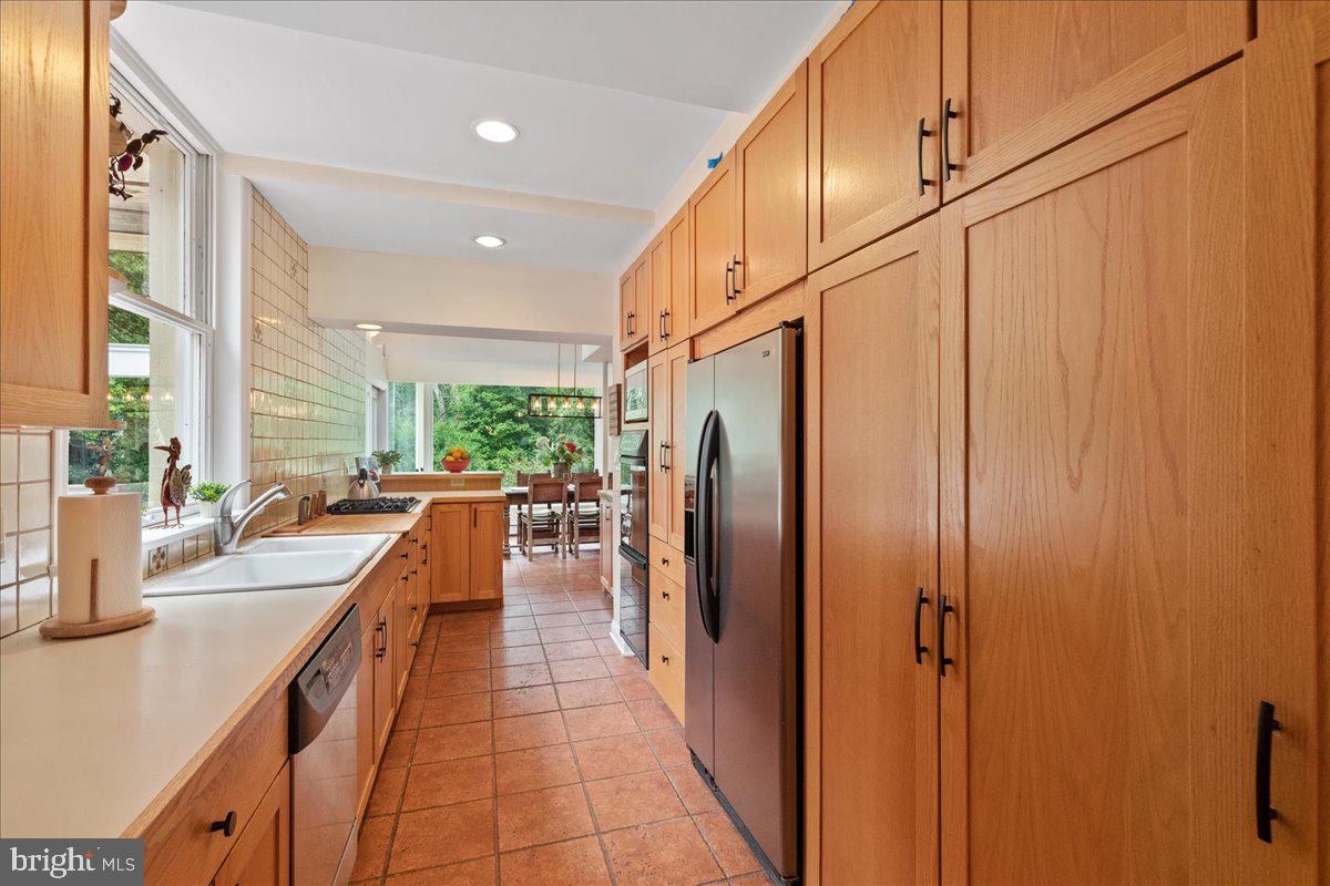 31 Poe Road Princeton, NJ 08540 - Photo 8 of 40 Kitchen