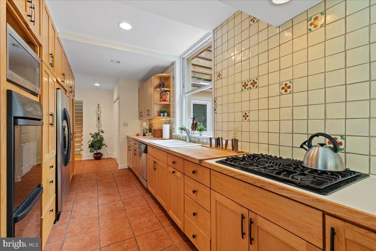 31 Poe Road Princeton, NJ 08540 - Photo 9 of 40 Kitchen