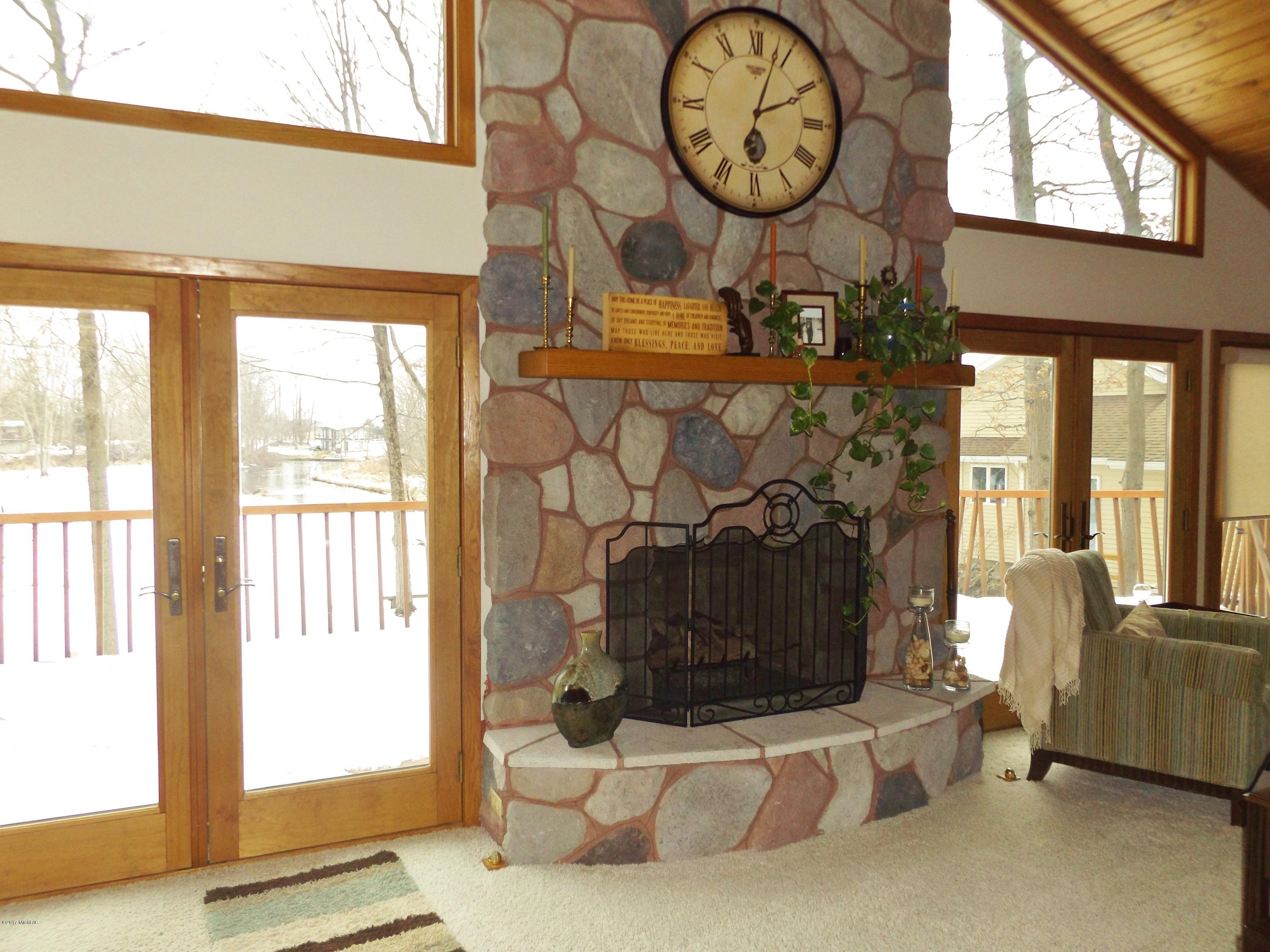 56030 Shady Lane Three Rivers, MI 49093 - Photo 6 of 37 living rm