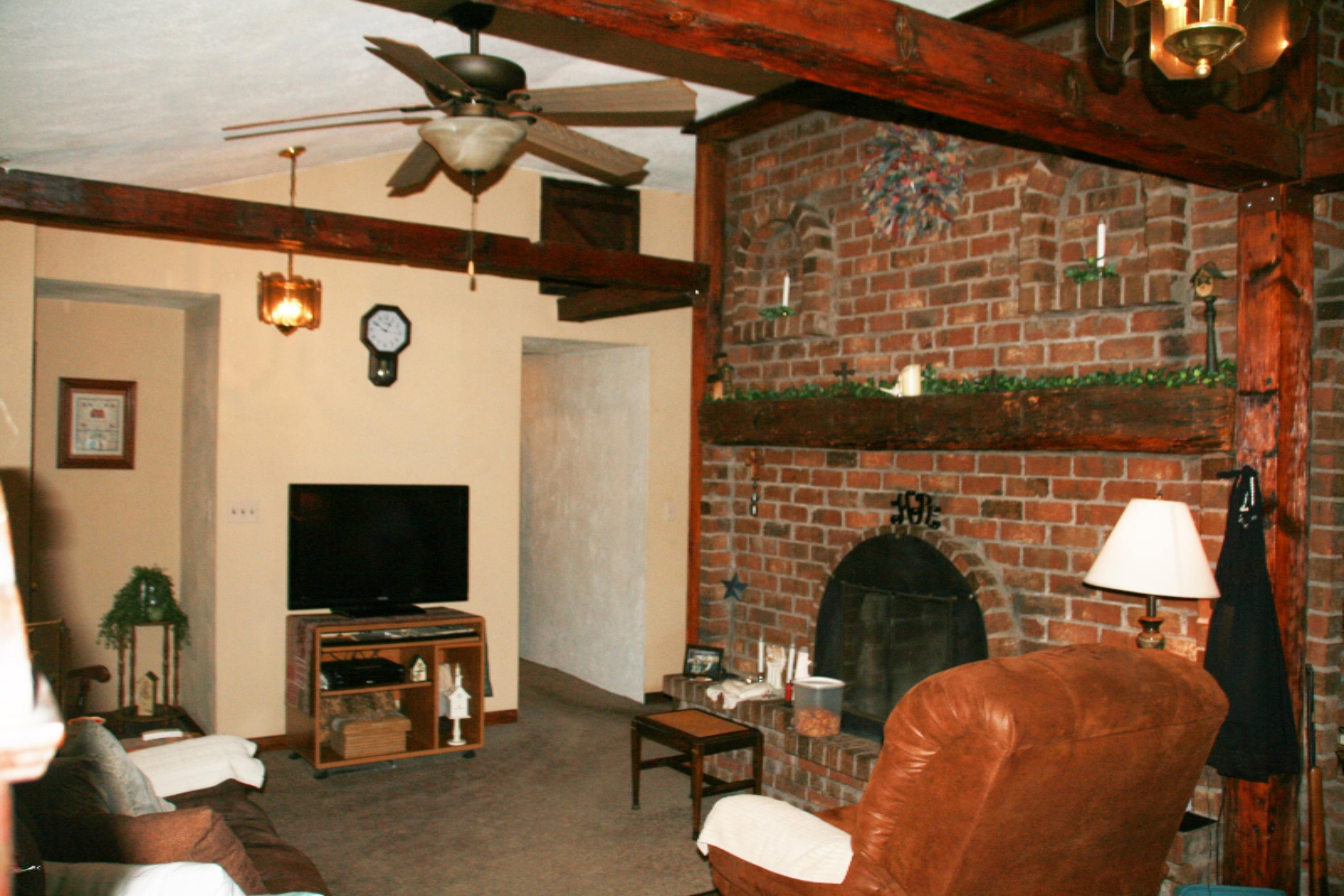 9618 Ionia Road Bellevue, MI 49021 - Photo 3 of 6 IMG_8293 (2)