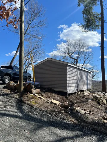 $375,250 | 22 Hemlock Trail, Newtown, CT 06482