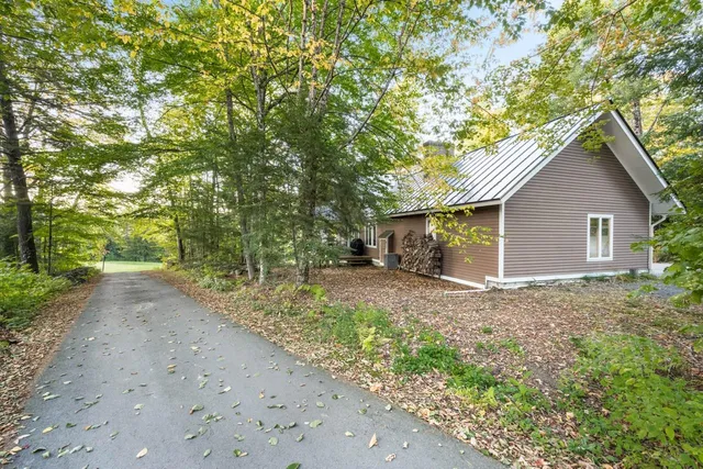 $795,000 | 3 Fairway Drive, Grantham, NH 03753