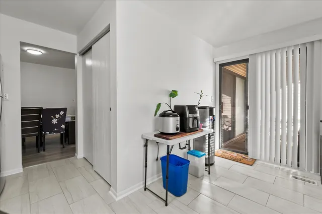 $240,900 | 1518 Harbour Court, Unit A1, Schaumburg, IL 60193