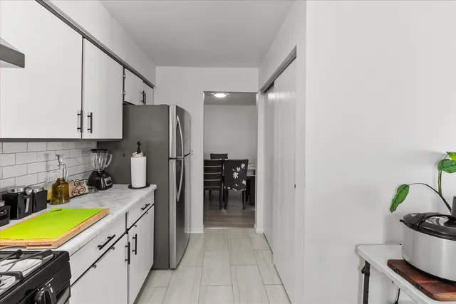 $240,900 | 1518 Harbour Court, Unit A1, Schaumburg, IL 60193