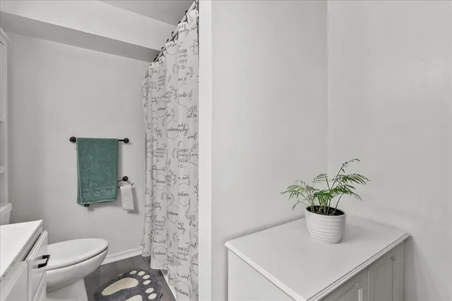 $240,900 | 1518 Harbour Court, Unit A1, Schaumburg, IL 60193