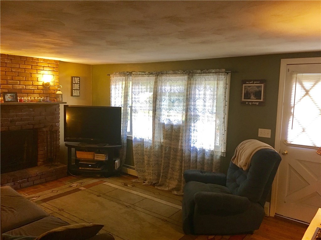 104 Sachem Road Narragansett, RI 02882 - Photo 8 of 21 Gallery Image 8