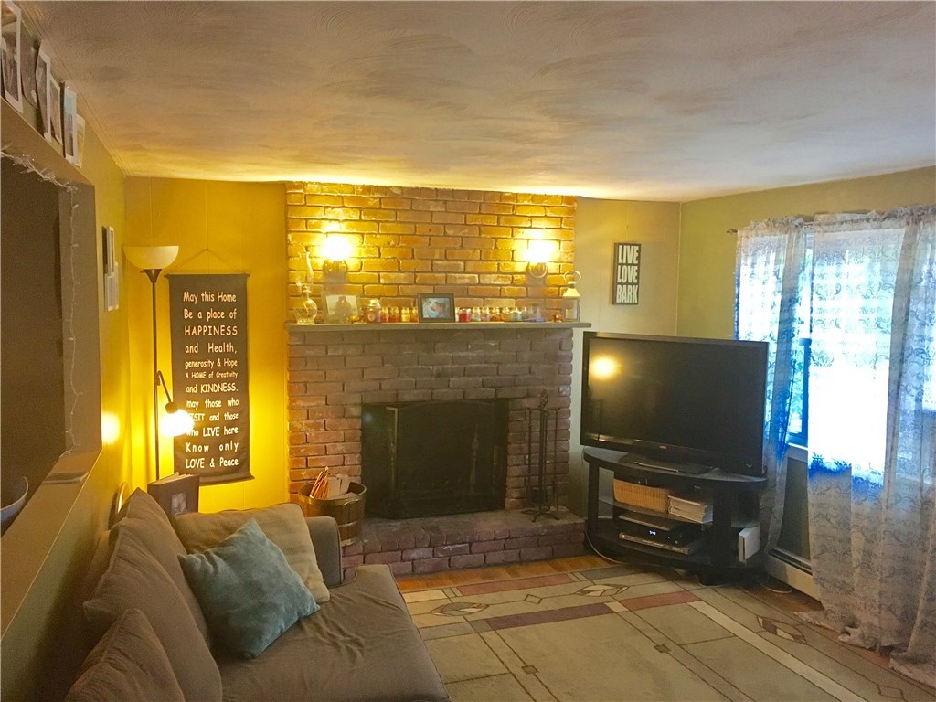 104 Sachem Road Narragansett, RI 02882 - Photo 9 of 21 Gallery Image 9