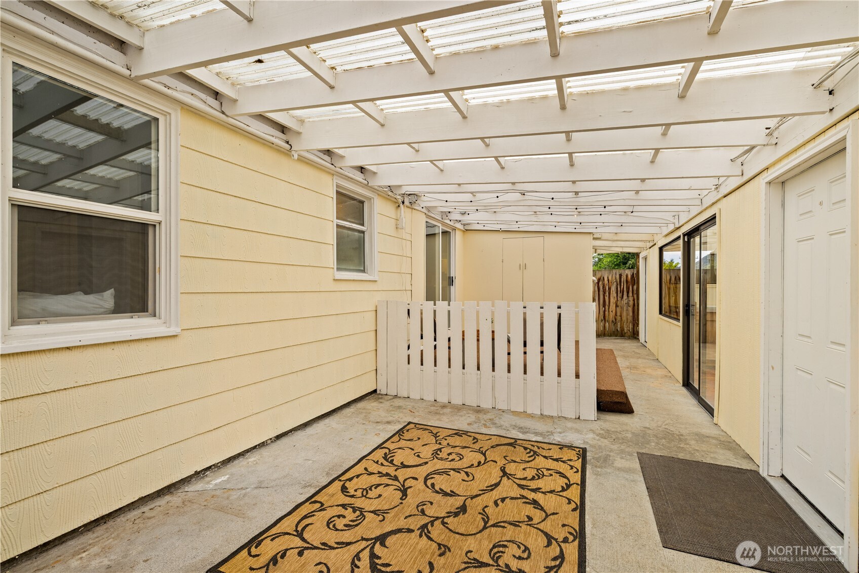 11253 35th Avenue Southwest Seattle, WA 98146 - Photo 28 of 40 Gallery Image 28
