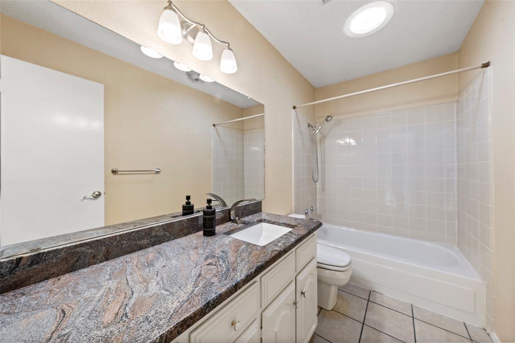 3825 North 30th Street Waco, TX 76708 - Photo 27 of 39 Upstairs full bathroom