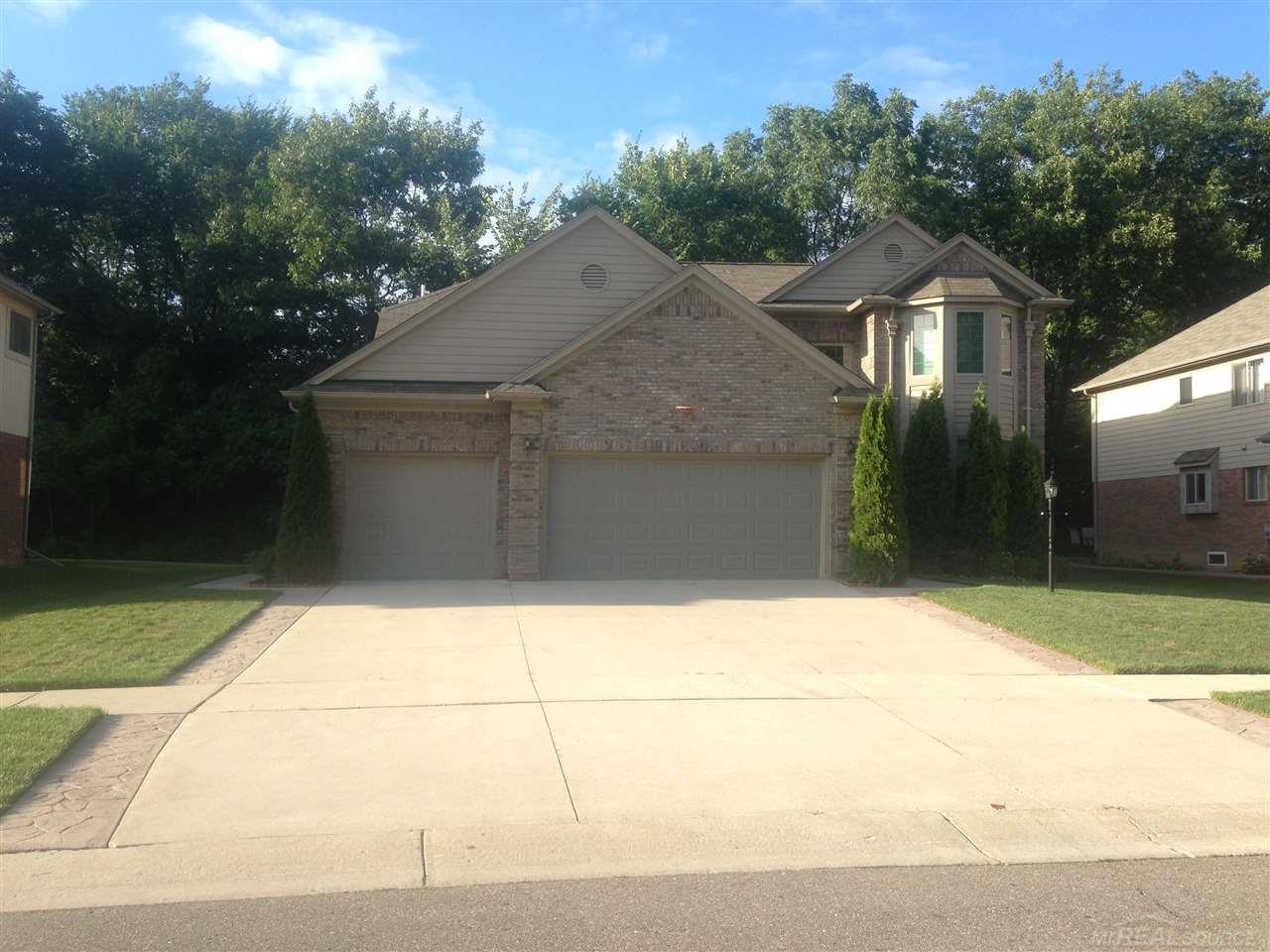347 Mystic Rochester, MI 48306 - Photo 1 of 30 31259393.JPG