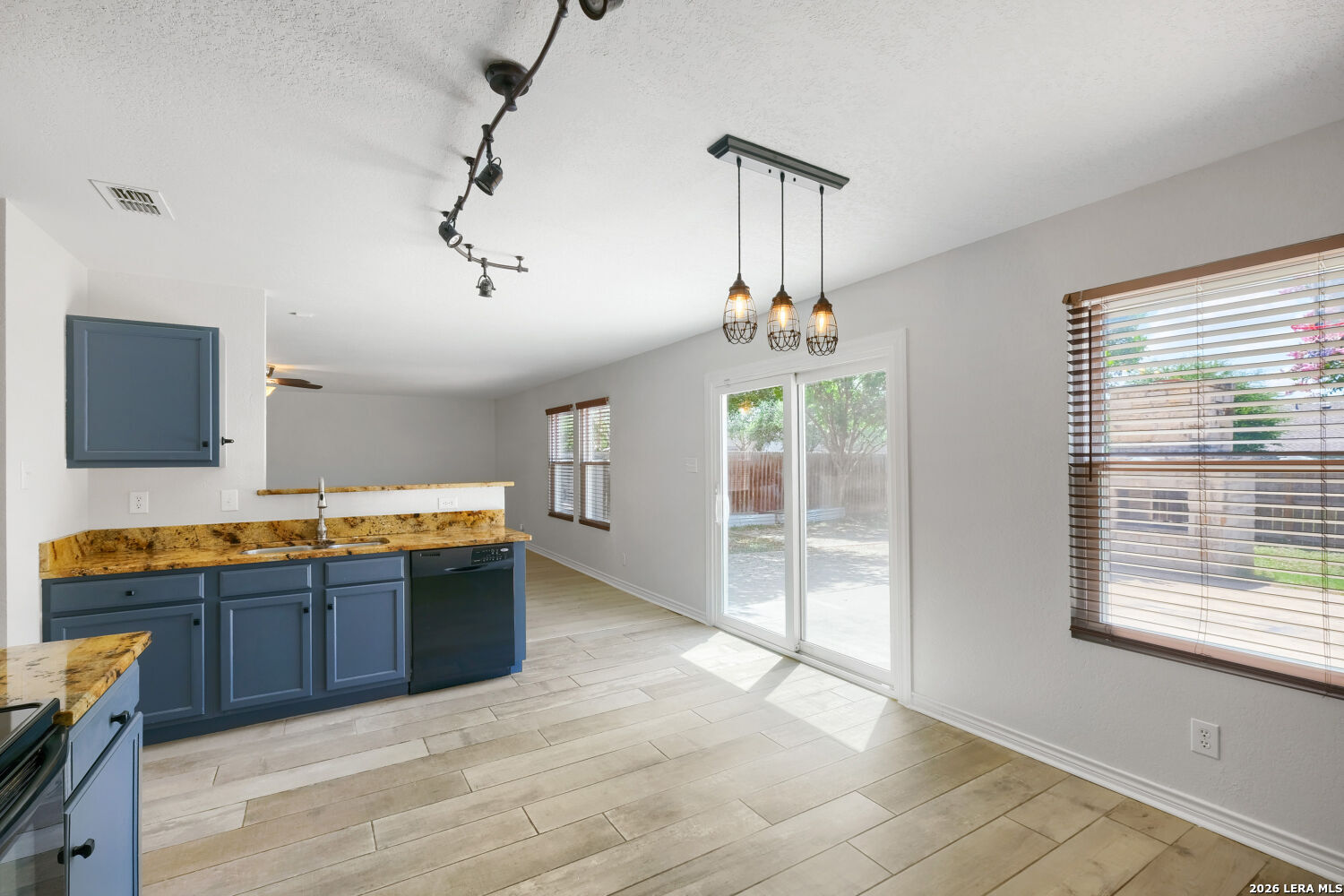 249 Hinge Path Cibolo, TX 78108 - Photo 10 of 28