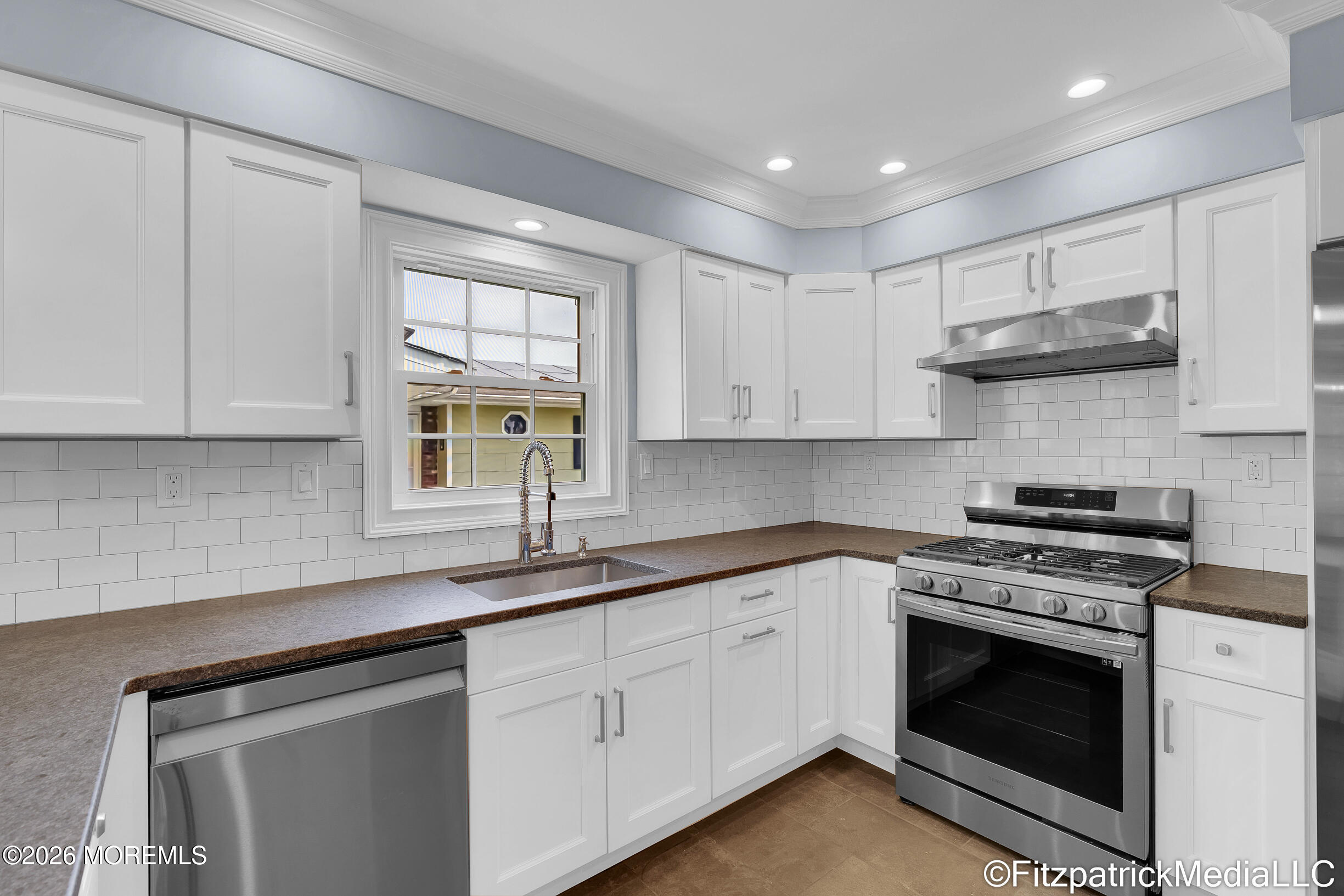 35 Markham Road Brick, NJ 08724 - Photo 18 of 28 Kitchen pic 2
