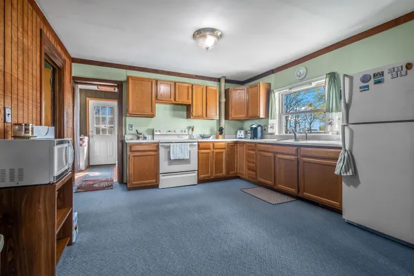 $179,900 | 650 Boone Road, Quincy, MI 49082