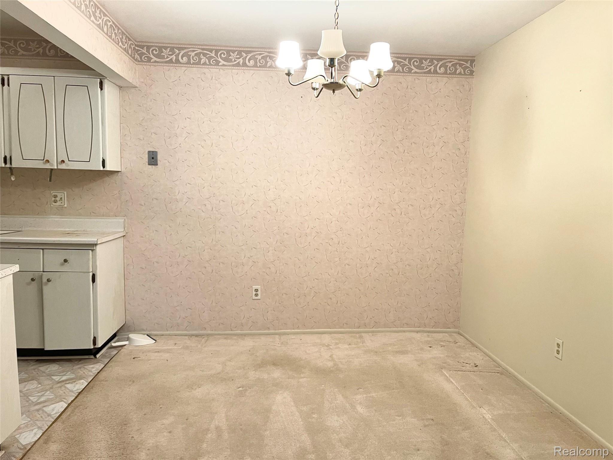 26760 Joy Road, Unit 6 Redford, MI 48239 - Photo 7 of 13 4D69056F-31C2-4F7B-B27A-3A7ABDFAA30E.jpeg
