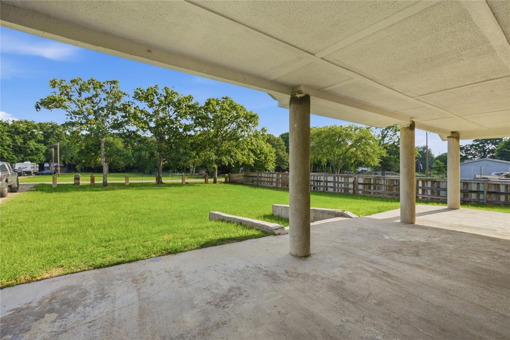 28008 West Oak Ridge Road Kemp, TX 75143 - Photo 2 of 17 Front porch