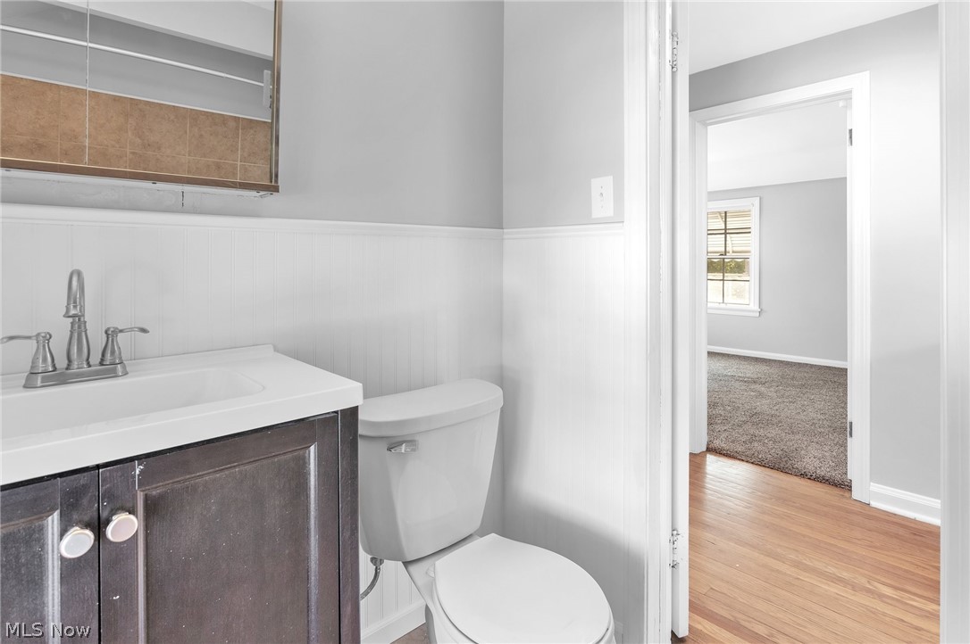1098 Piermont Road Cleveland, OH 44121 - Photo 21 of 23 Full Bath