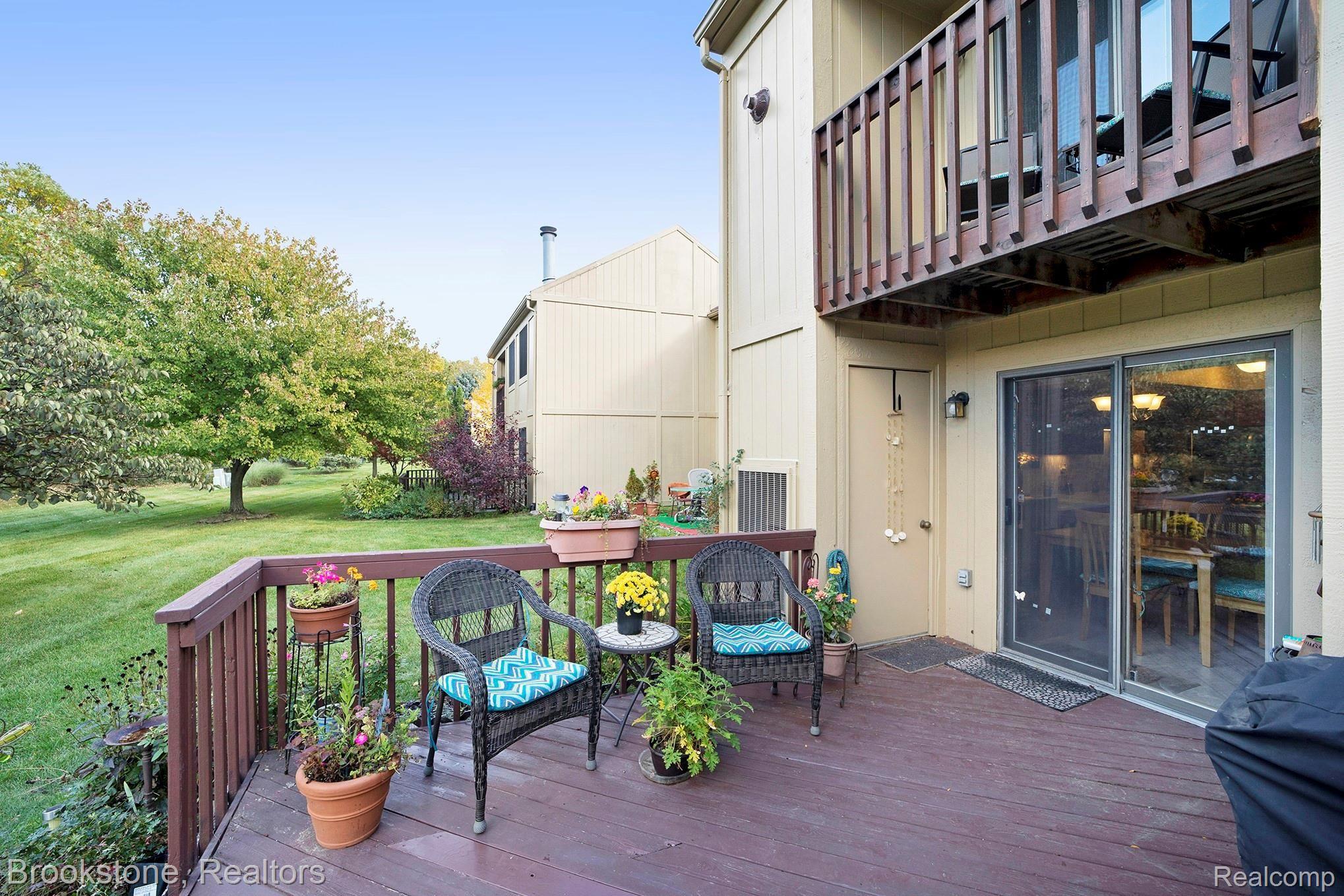 2285 Rochelle Park Drive, Unit 122 Rochester, MI 48309 - Photo 9 of 32 017A1092.jpg