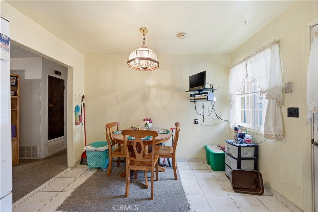 2731 West Victoria Street Rialto, CA 92376 - Photo 15 of 42