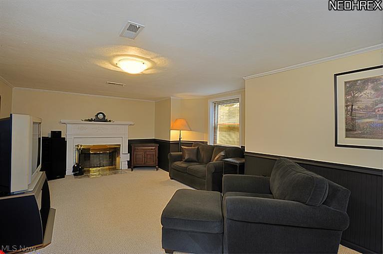 19254 North Sagamore Road Fairview Park, OH 44126 - Photo 11 of 22