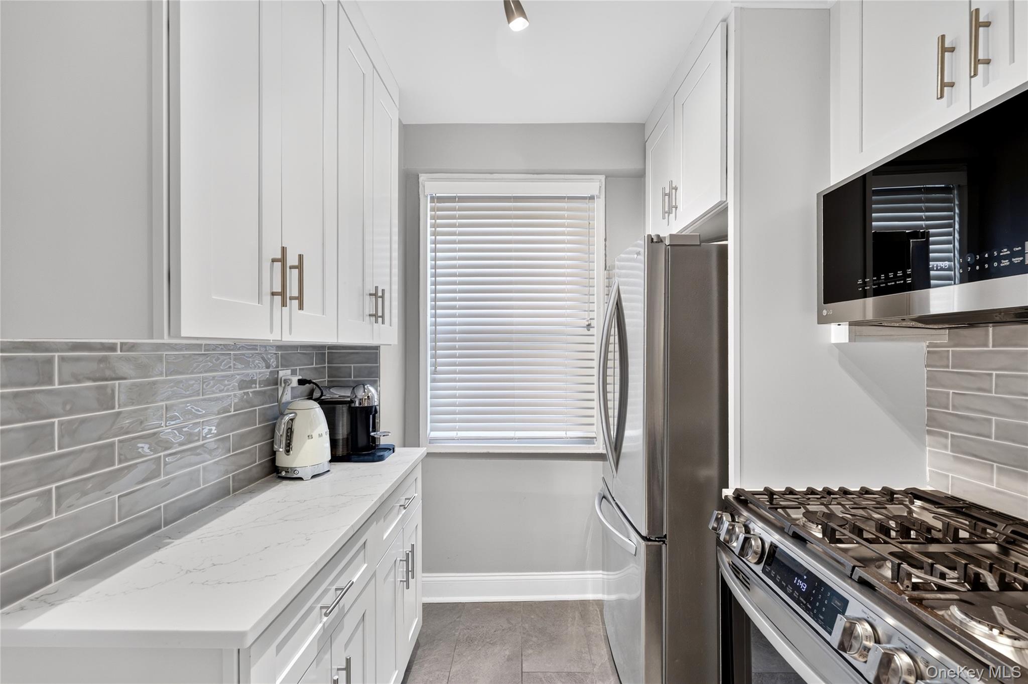 240 Garth Road, Unit 4H2 Scarsdale, NY 10583 - Photo 15 of 27