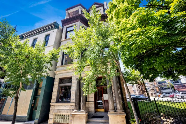 $695,000 | 2120 North Clark Street, Unit 2, Chicago, IL 60614