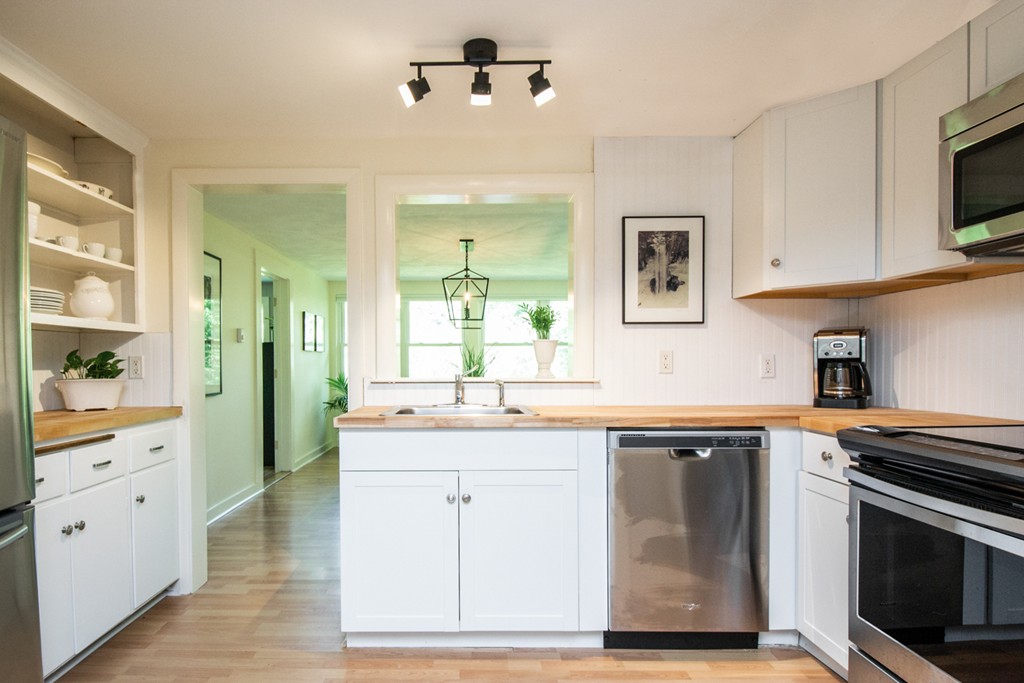 177 Concord Road Lincoln, MA 01773 - Photo 2 of 25