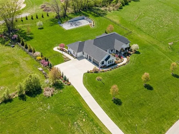 $2,250,000 | 7270 Northwest Fawn Avenue, Parkville, MO 64152