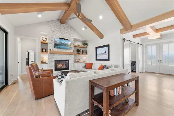 $2,250,000 | 7270 Northwest Fawn Avenue, Parkville, MO 64152