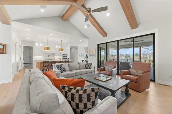 $2,250,000 | 7270 Northwest Fawn Avenue, Parkville, MO 64152