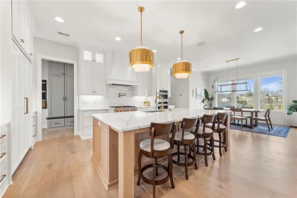 $2,250,000 | 7270 Northwest Fawn Avenue, Parkville, MO 64152